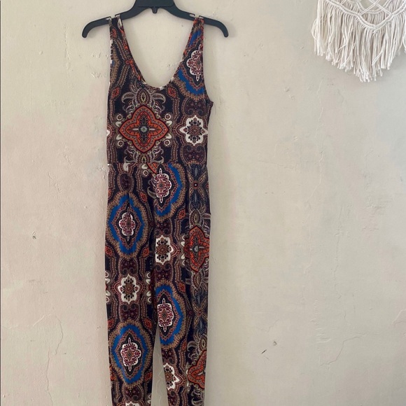 Beautiful Bohemian Jumpsuit 🌸 - Picture 6 of 7